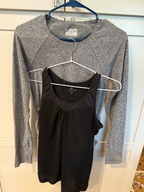 Athleta Activewear Bundle Small 2 Piece Set Tank w Built In Bra + Long sleeve